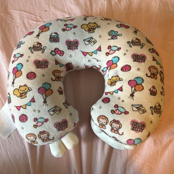 Hello kitty travel pillow - Picture 2 of 4